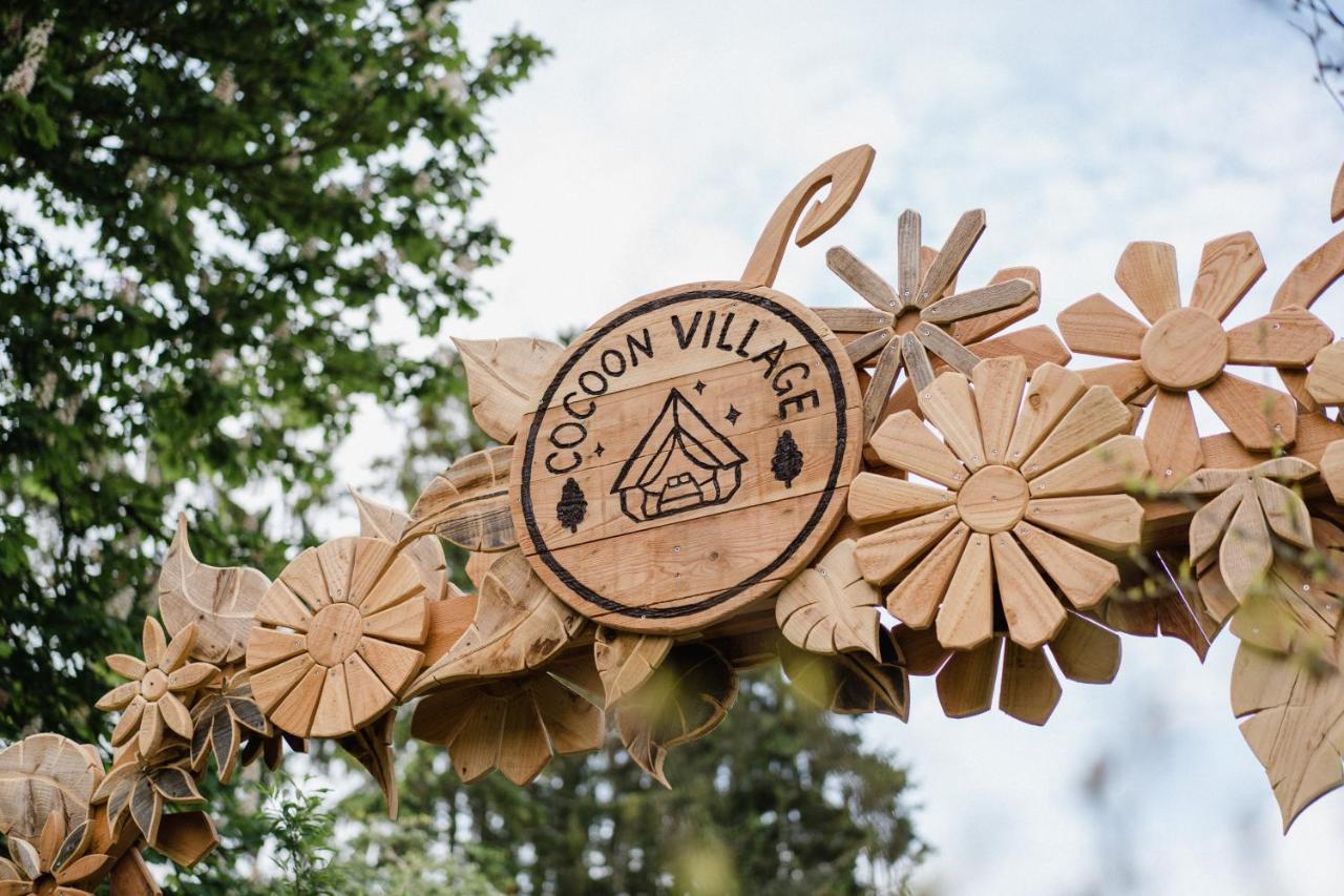 Cocoon Village - Glamping - Domaine Des Grottes De Han Rochefort Eksteriør billede